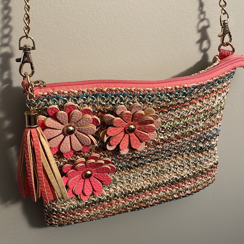 Sondra Robert’s Floral Straw bag/ clutch